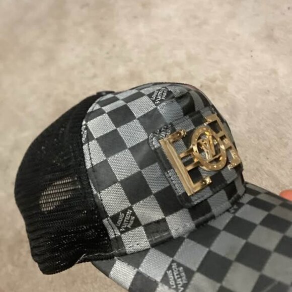Louis Vuitton, Limited edition hat - Picture 2 of 3